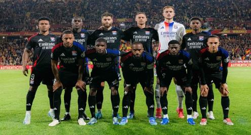 ليون يسقط في فخ التعادل أمام لينس بالدوري الفرنسي